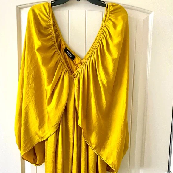 Classy flowy dress - Picture 2 of 3